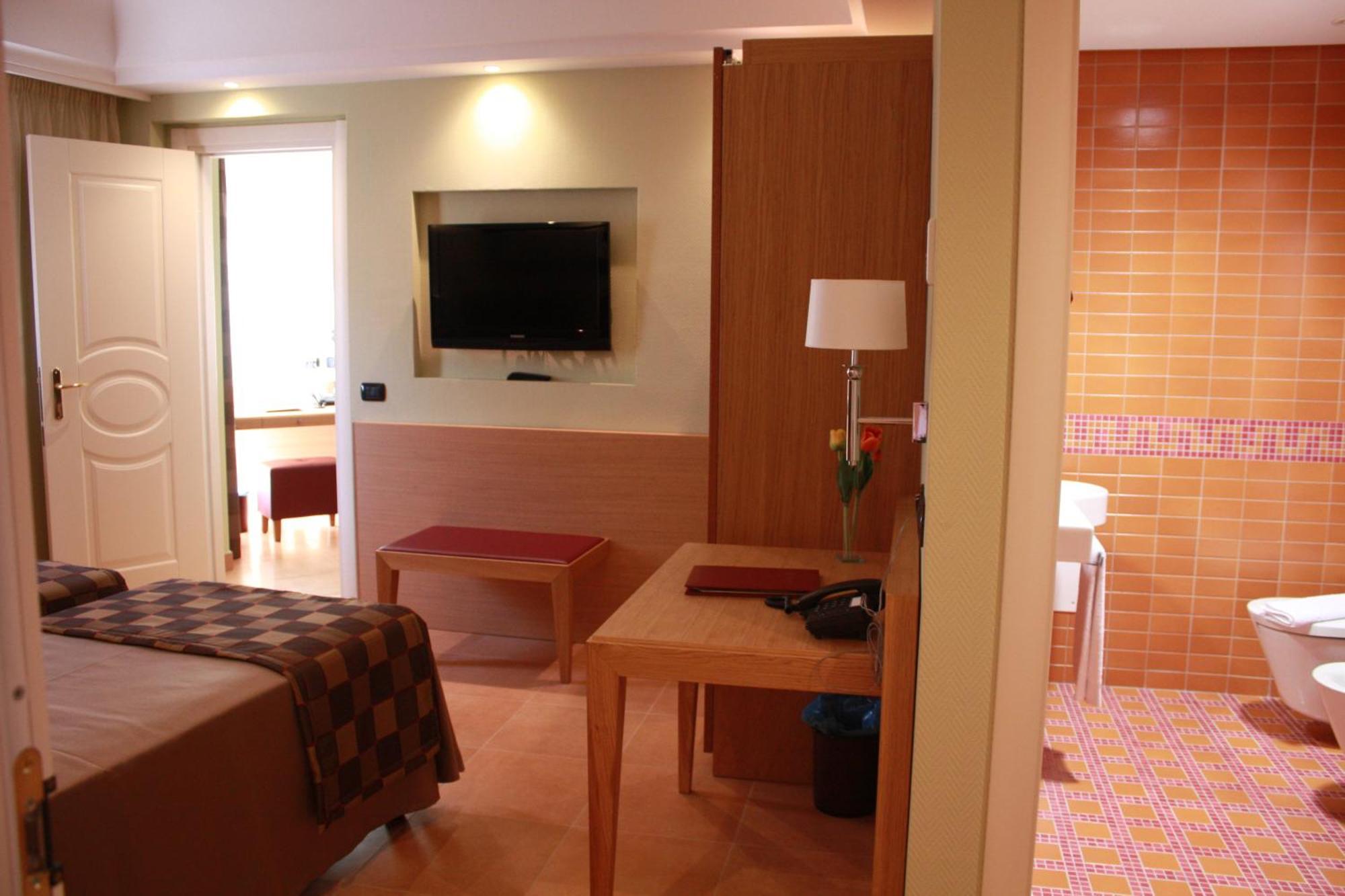 2 Zimmer mit Verbindungstür